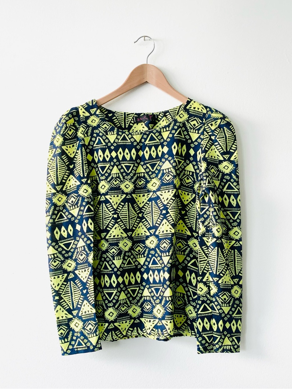 NEW Geometric Print Long-Sleeve Blouse Top in Neon Yellow and Navy